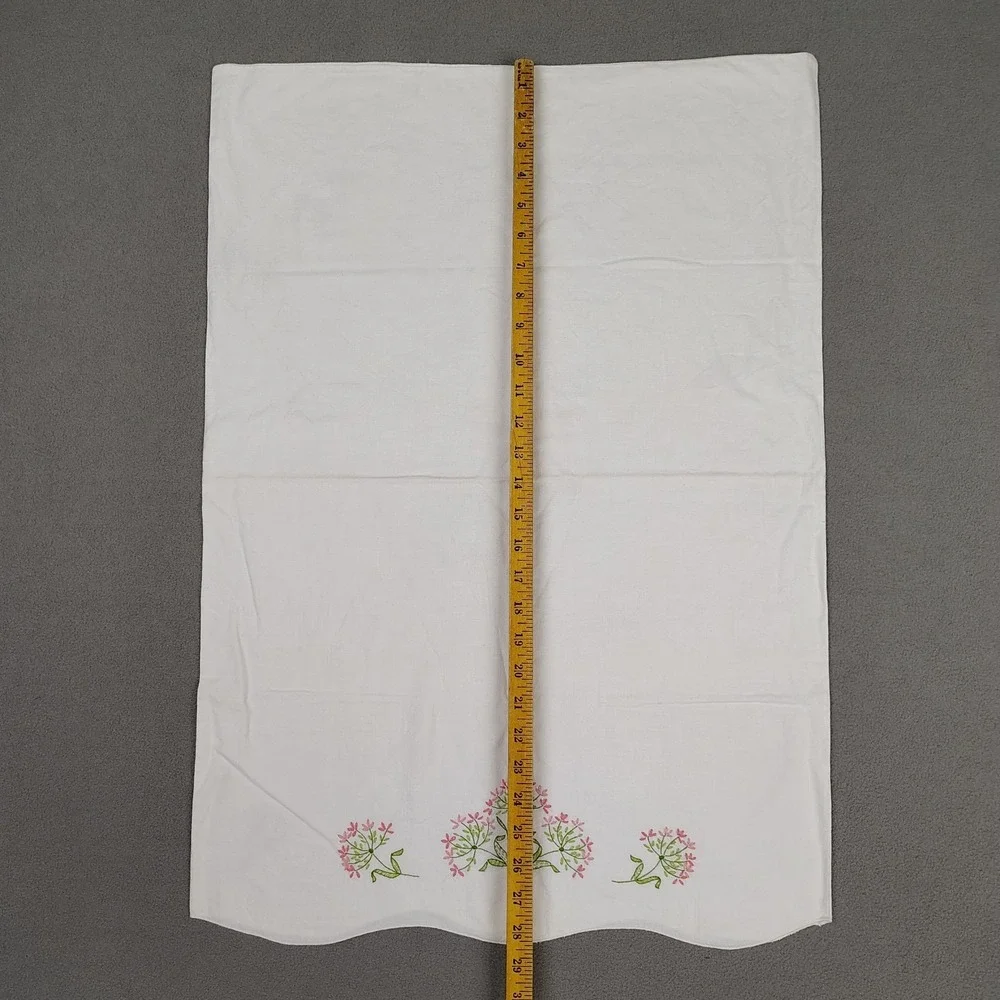 Vintage Embroidered Floral Pillowcase Set (2) White Pink MCM Cross Stitch 20x29